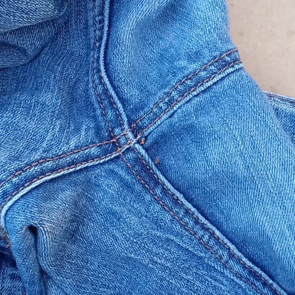 Woman's jeans blue, good condition, good stretch size. 10 regular_10